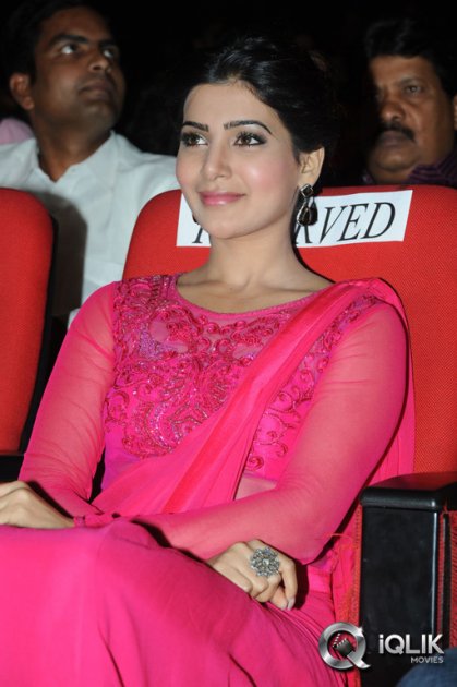 Samantha-at-Auto-Nagar-Surya-Audio-Launch